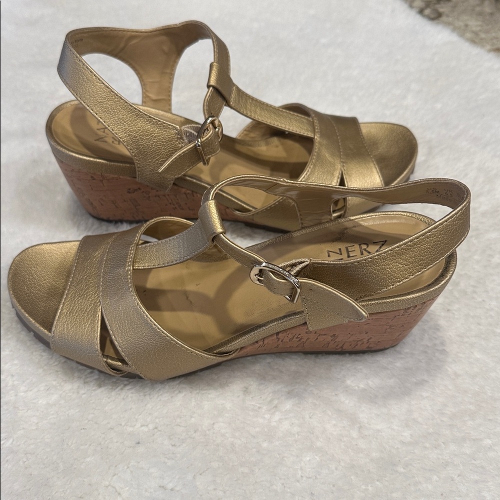 Naturalizer gold sandals